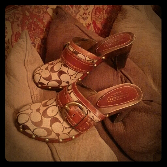 Clogs - Picture 1 of 5